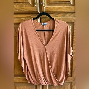 Democracy brand women’s top. Dolman-type. Medium. Rust/brown.